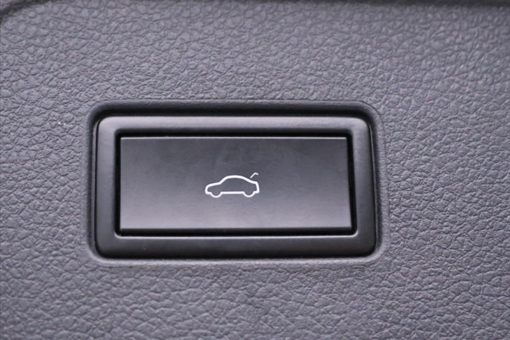 Volkswagen Passat 1,5 TSI 110kW DSG R-Line