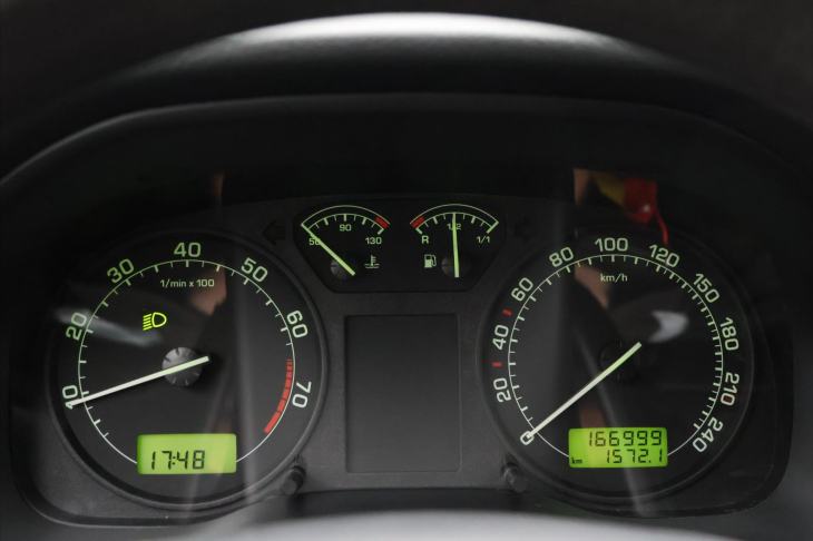 Škoda Octavia 1,6 MPI 75kW Tour Klima 2.Maj