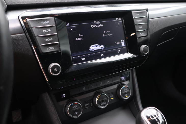 Škoda Superb 1,6 TDI 88kW Aut.klima Tažné