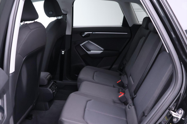 Audi Q3 2,0 40TFSI 140kW virtual 1.Maj