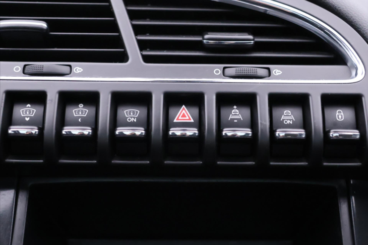 Peugeot 3008 2,0 HDI 120kW Aut. Allure Navi