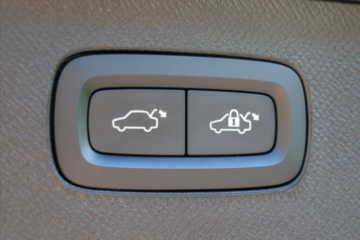 Volvo XC90 2,0 B5 AWD Ultimate Dark 7-Míst