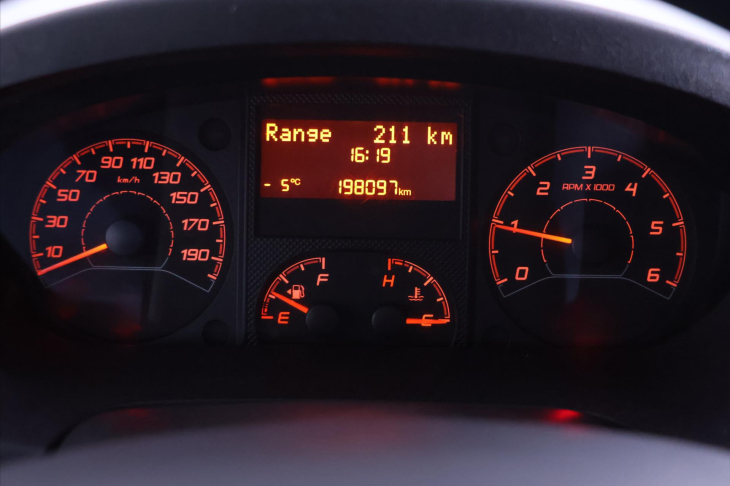 Peugeot Boxer 2,2 HDI L2H2 CZ Klima 1.Maj DPH
