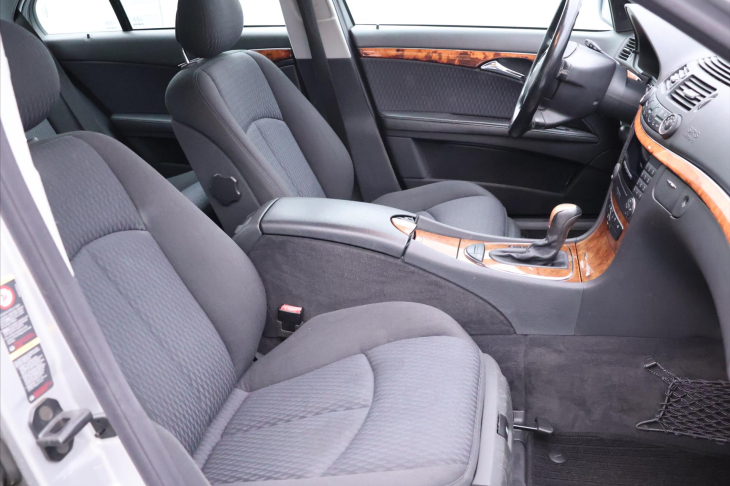 Mercedes-Benz Třídy E 2,2 220CDI 110kW Aut. Elegance
