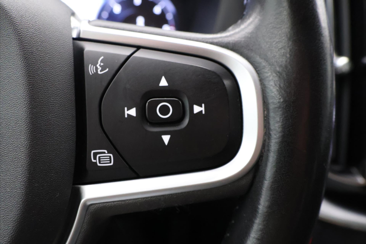 Volvo XC60 2,0 B4 Drive-E MomentumPro AWD