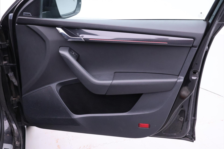 Škoda Octavia 2,0 TDI 135kW RS 4x4 DSG Virtual