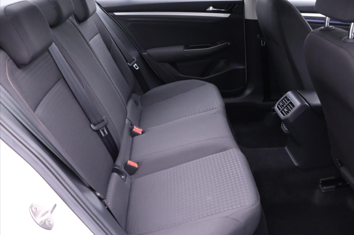 Volkswagen Bora E-Bora 100kW Automat