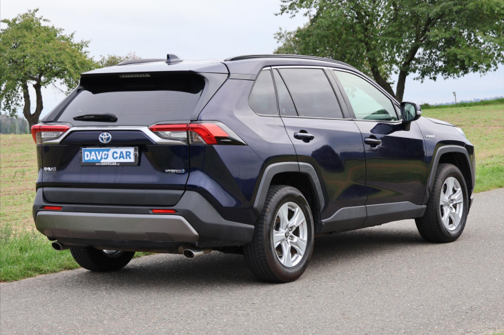Toyota RAV4 2,5 131kW Hybrid Navigace