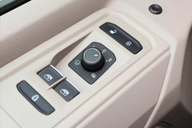 Volkswagen Multivan 2,0 TDI LONG STYLE DSG 7-míst