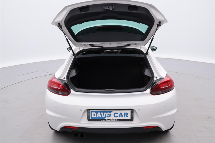 Volkswagen Scirocco 2,0 TSi 155 kW R-line bi-xenon