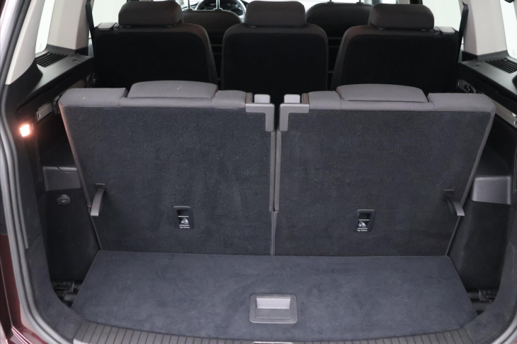 Volkswagen Touran 1,4 TSI 110kW DSG Sound 7-Míst