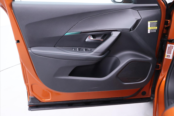 Peugeot 2008 1,2 PT 96kW Aut Allure CZ 1Maj