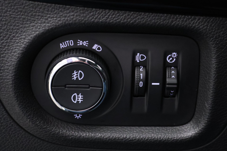 Opel Astra 1,4 T 110kW Aut. Innovation CZ