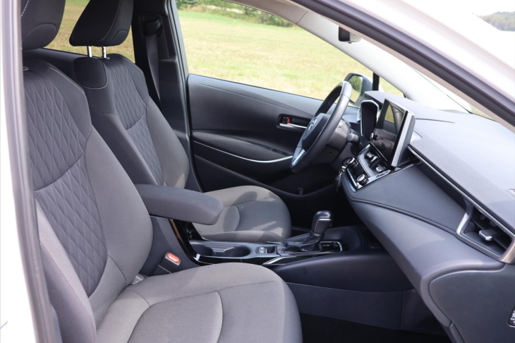 Toyota Corolla 1,5 VTi Aut. Comfort DPH CZ