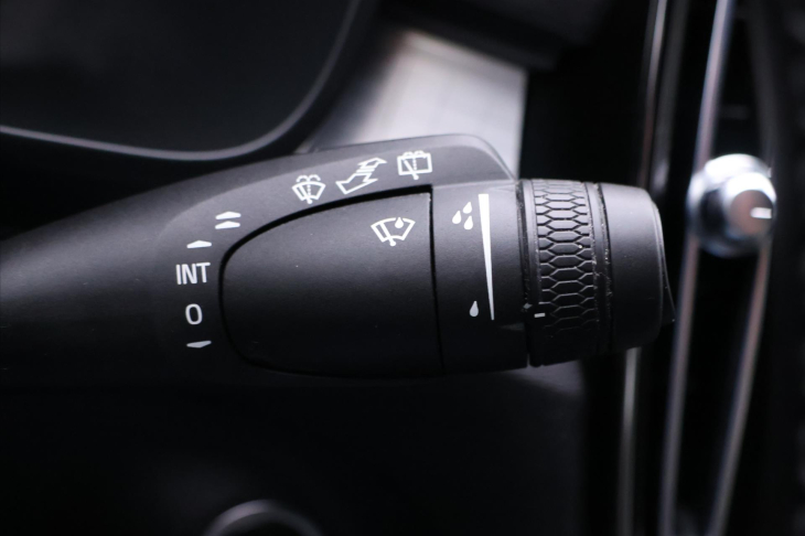 Volvo XC40 2,0 B3 120kW Core DCT CZ Záruka
