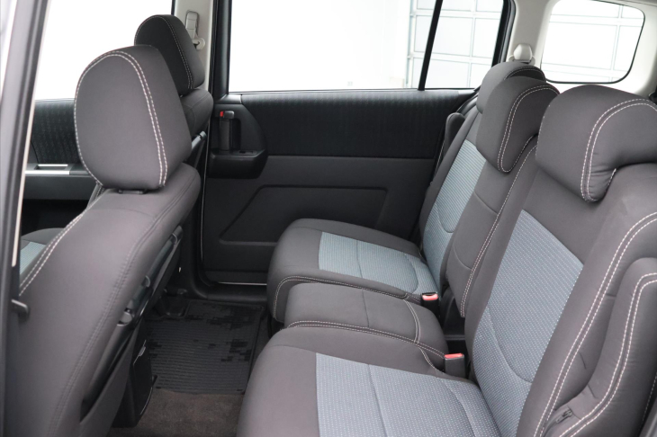 Mazda 5 1,8 i 85kW 7-Míst Serv.K. CZ 100tkm