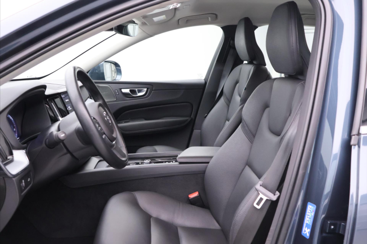 Volvo XC60 2,0 145 kW D4 AWD Momentum