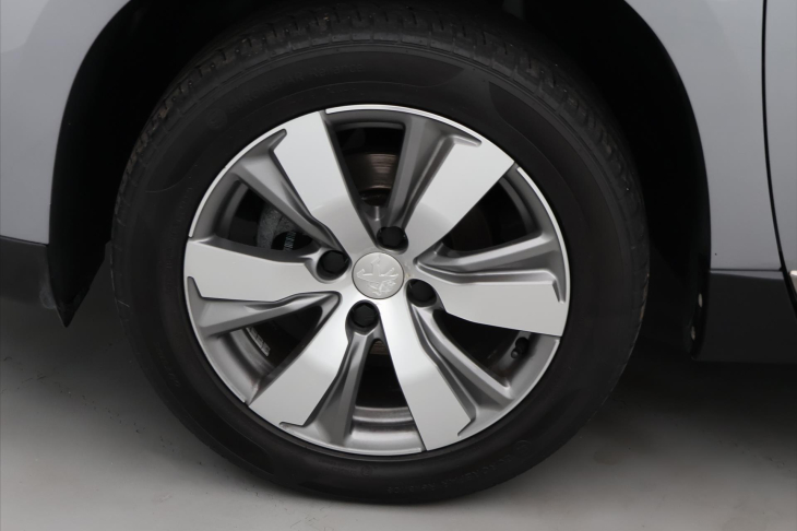 Peugeot 2008 1,2 VTi 60kW AT,Navi