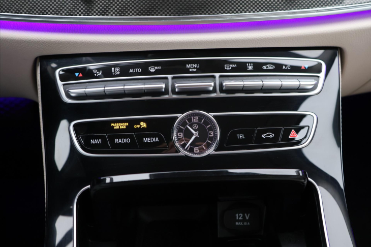 Mercedes-Benz Třídy E 2,0 300d 180kW DPH 360° Aut.
