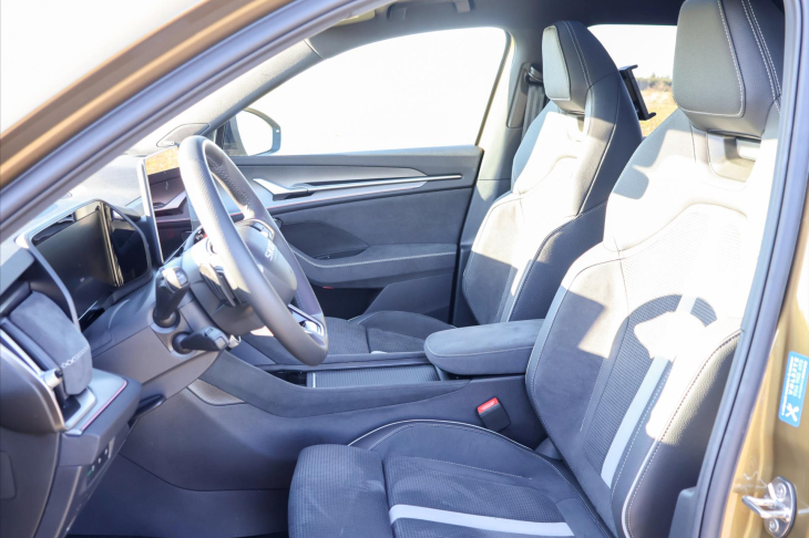 Škoda Kodiaq 2,0 TDI DSG 4x4 Sportline 7-Míst