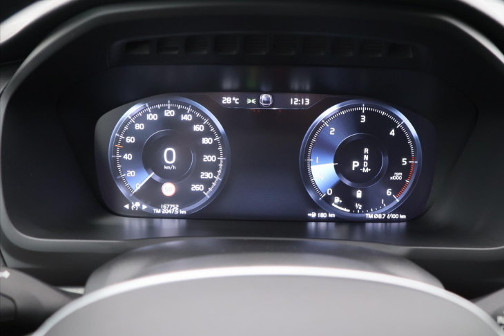 Volvo XC90 2,0 B5 173 kW AWD 7 Míst DPH CZ