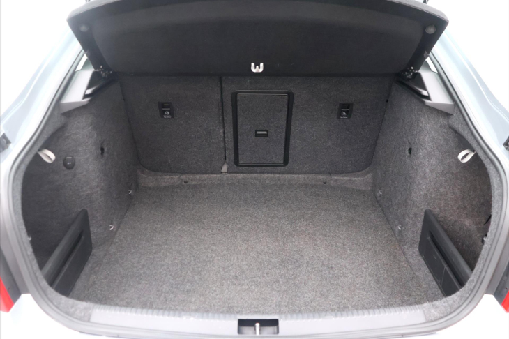 Škoda Octavia 1,6 TDI 77 kW Elegance Aut.klima
