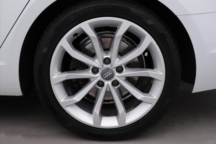 Audi A4 2,0 TDI 140 kW S-Line S-Tronic CZ