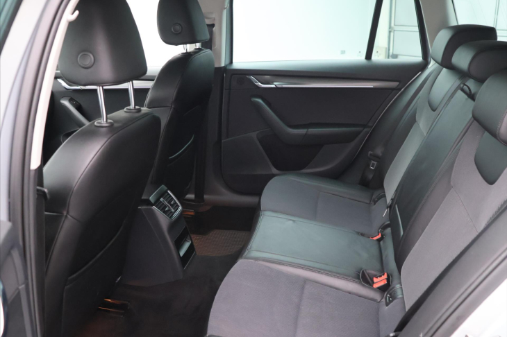 Škoda Octavia 2,0 TDI 110kW DSG Style Virtual