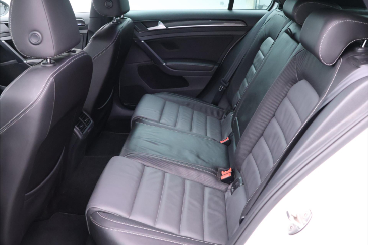 Volkswagen Golf 2,0 TSI R 221kW DSG 4Motion