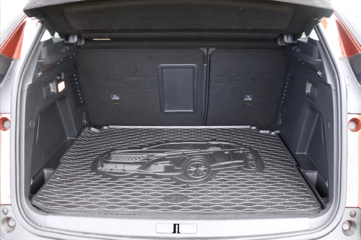Peugeot 3008 1,5 HDi 96kW Allure CZ