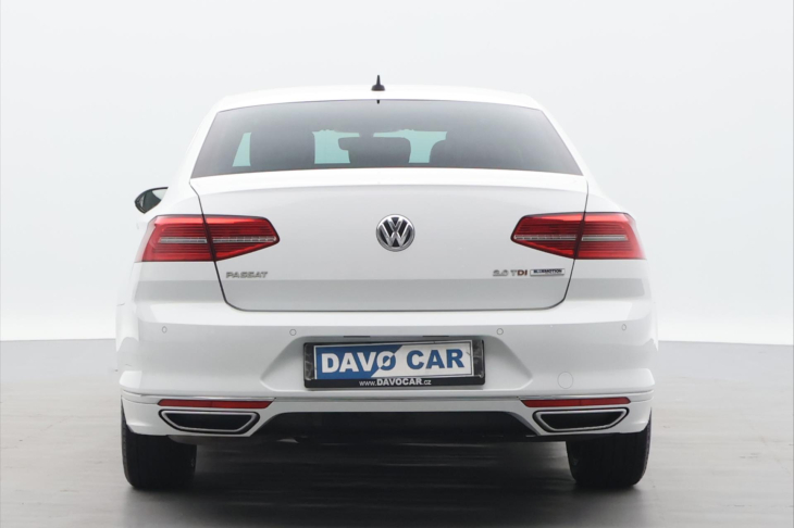 Volkswagen Passat 2,0 TDI 140kW DSG R-line CZ