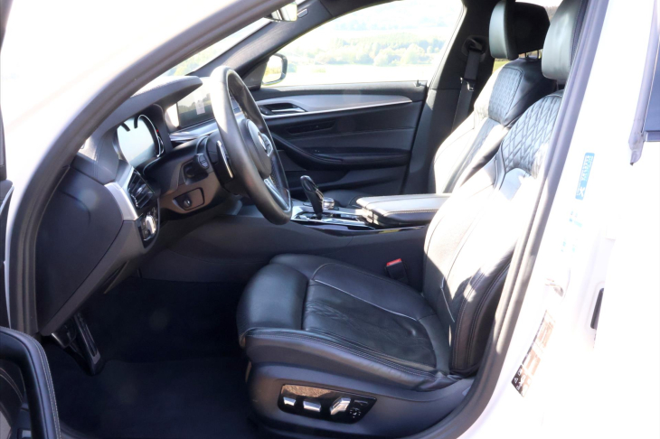 BMW Řada 5 3,0 530d 195kW xDrive CZ