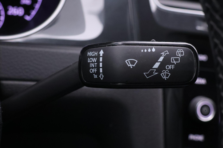 Volkswagen Golf 1,6 TDI LED DPH 1.Maj.