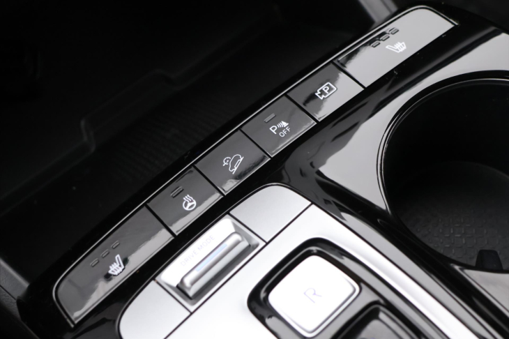 Hyundai Tucson 1,6 T-GDI HEV 169kW Comfort Zaruka