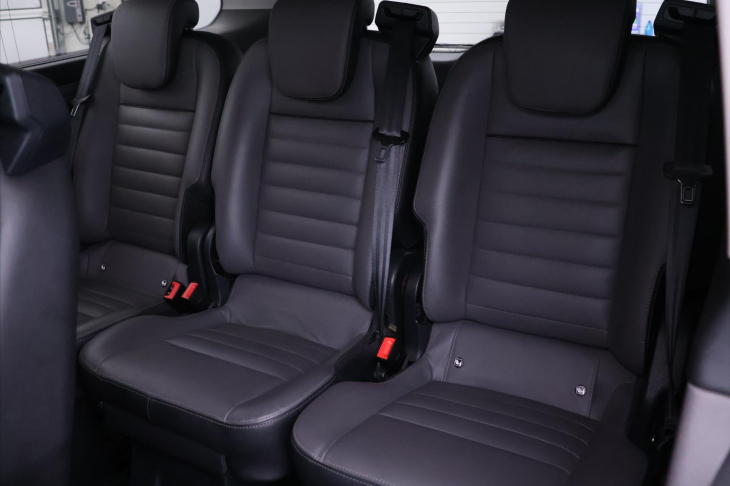 Ford Tourneo Custom 2,0 TDCI 136kW CZ Titanium L2