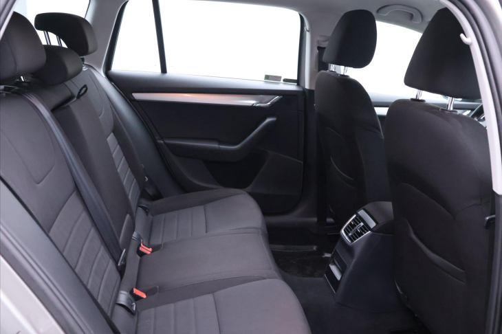 Škoda Octavia 1,6 TDI 85kW Style CZ