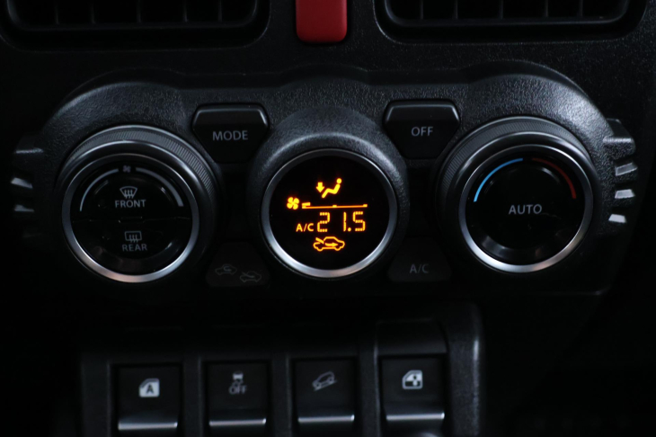 Suzuki Jimny 1,5 VVT-i Aut. ALLGRIP 4-Místa