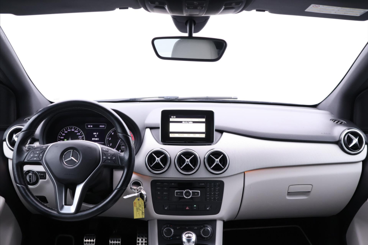 Mercedes-Benz Třídy B 1,6 180 90kW Aut.klima Navi