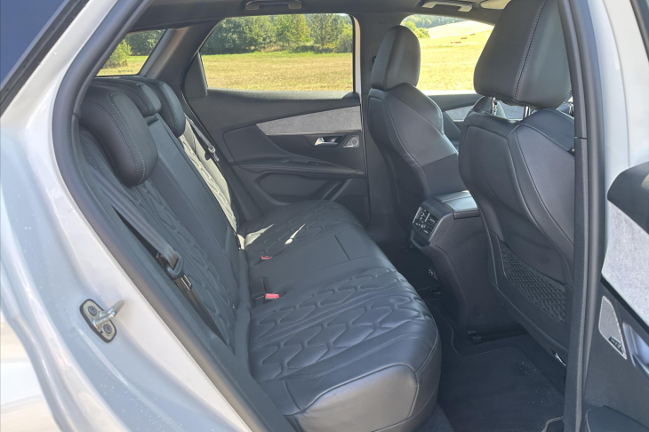 Peugeot 3008 1,6 PureTech 133kW Automat GT