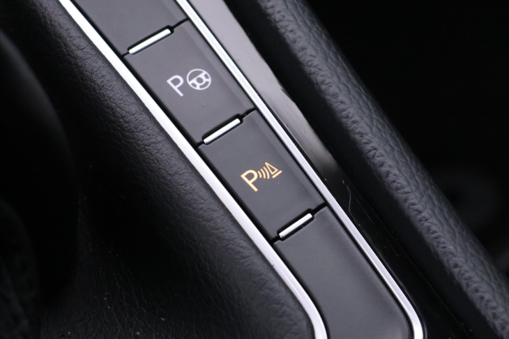 Volkswagen Golf 1,4 TSI Highline Xenon Serv.k.