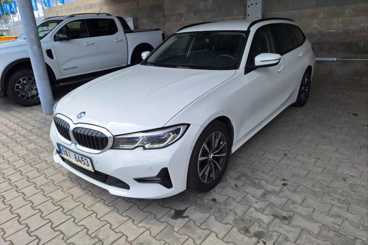 BMW Řada 3 2,0 320d 140kW CZ DPH Touring
