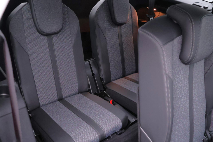 Peugeot 5008 1,5 HDI 96kW Aut. Allure DPH