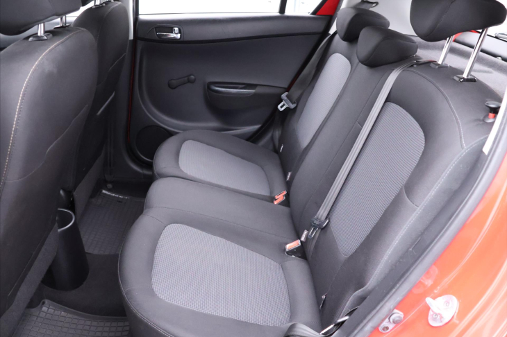 Hyundai i20 1,3 i 62kW Klimatizace CZ