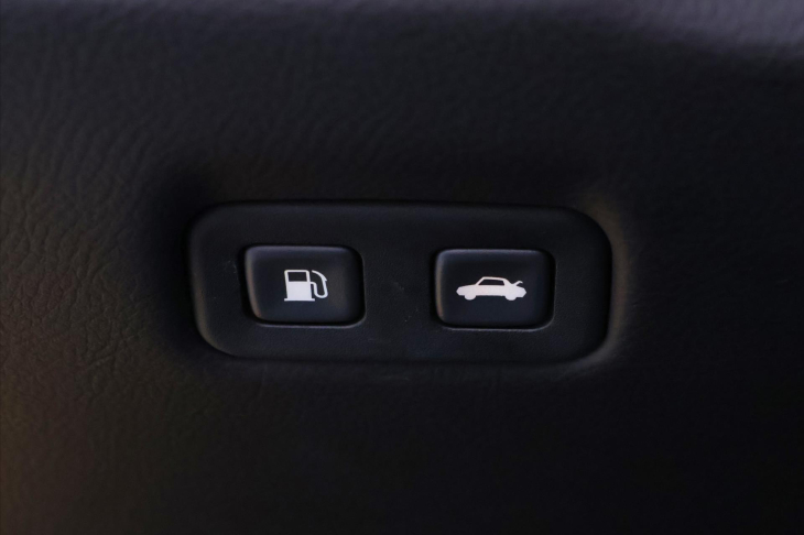 Chevrolet Corvette 6,2 321kw CZ, DPH