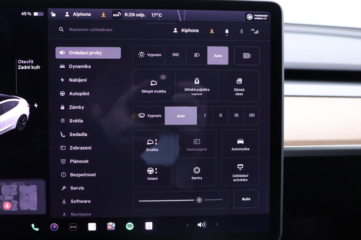 Tesla Model 3 Long Range AWD tažné DPH