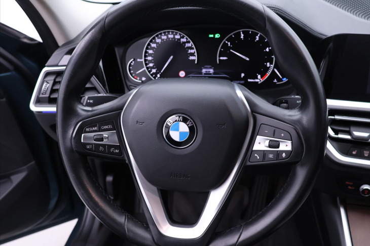 BMW Řada 3 3,0 330d xDrive 195kW AT