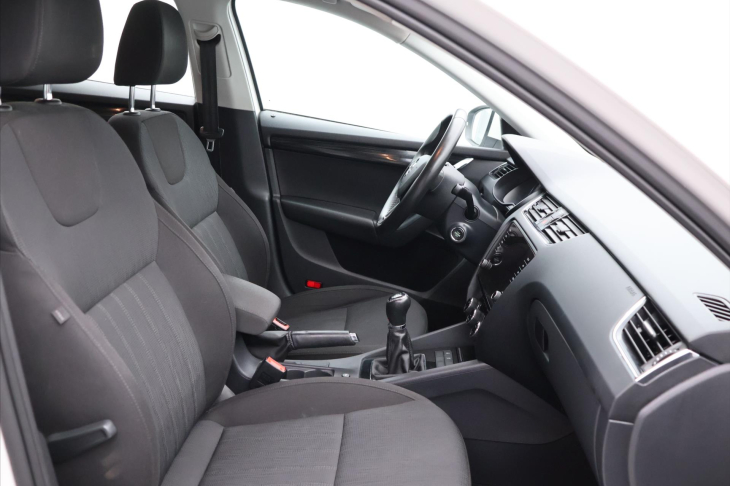 Škoda Octavia 1,6 TDI CZ Style LED Kessy