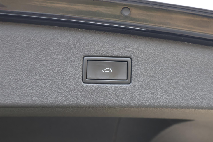 Volkswagen Tiguan Allspace 2,0 TSI 4x4 DSG R-Line 7-Míst