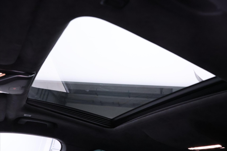 BMW Řada 7 4,4 750i 330kW xDrive DPH