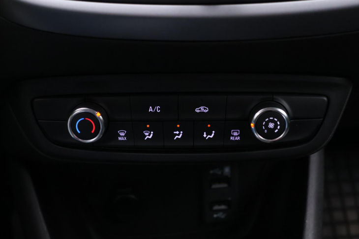 Opel Crossland 1,2 Turbo 81kW CZ 33tkm Záruka